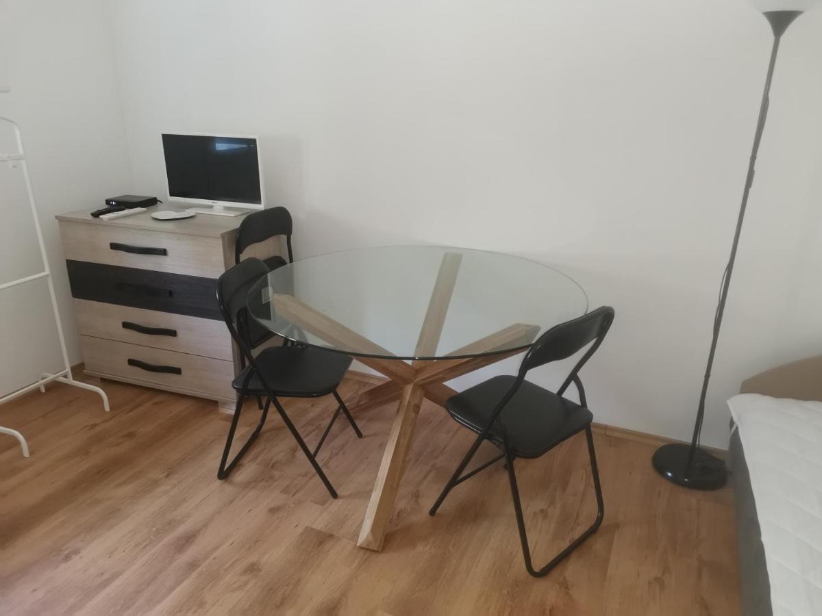Poroszlay Apartman Debrecen Exterior foto